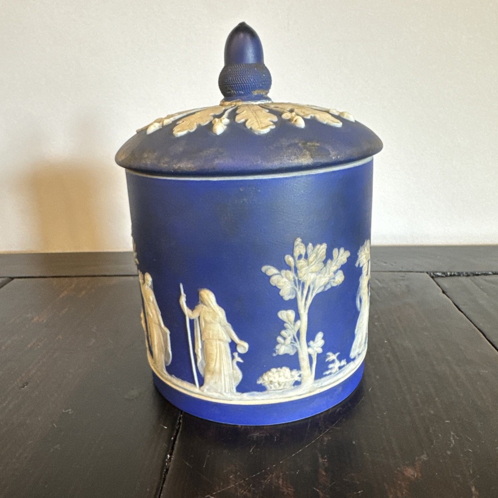Wedgwood JASPERWARE Blue on Cream 7 1/2" Candy Jar w/Lid Acorn Finial SEE DESCRI - Picture 3 of 14